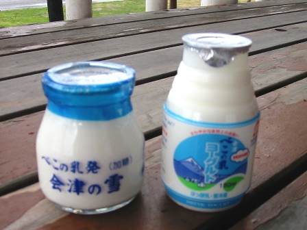 福島　アイス牧場　食べるヨーグルト（会津の雪）、べこの乳飲むヨーグルト