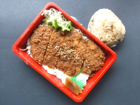 福島　松月堂　ソースカツ丼弁当＋鶏おこわおにぎり