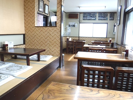 福島 力餅 店内