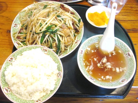 仙台　川平飯店　ニラと肉とレバー定食