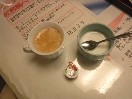 仙台　須賀の家　サービスコーヒーと杏仁豆腐