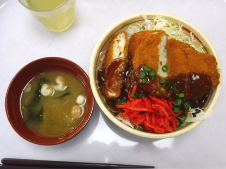 仙台　宮城県庁食堂　チキン味噌カツ丼凄く大盛