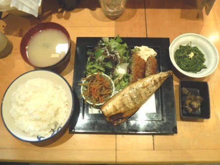仙台　雷太　焼き魚（鯖）とメンチカツの八分目定食