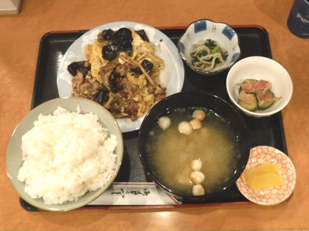 仙台　ＴＯＮＴＯＮ　豚とキクラゲの卵炒め定食大盛り
