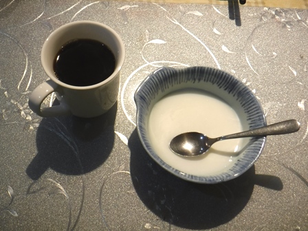 仙台　須賀の家　　コーヒーと杏仁豆腐