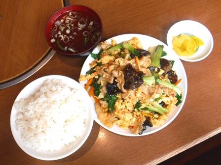 仙台　成龍萬寿山本店　豚肉と玉子とキクラゲの炒め定食