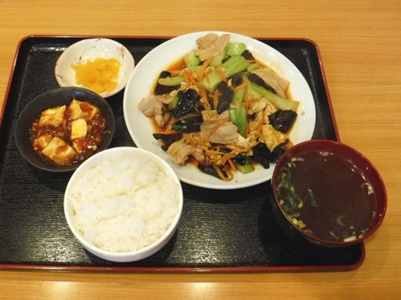 仙台　新星飯店　豚肉卵キクラゲ炒め定食