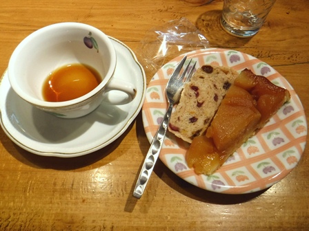 仙台　ルオールージュ　ブドウパンと林檎パイ