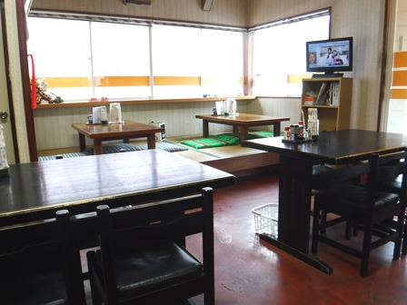 仙台　三冠王　店内