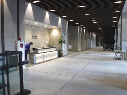 大阪　大阪工業大学ビル　一階ホール