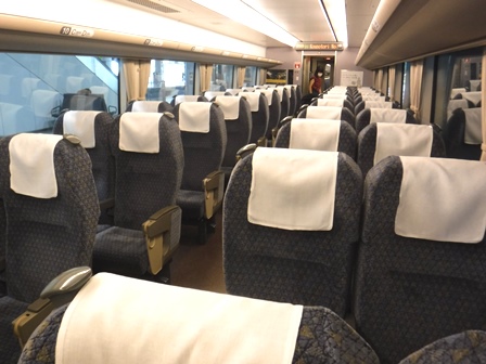 大阪　５５１蓬莱　列車内